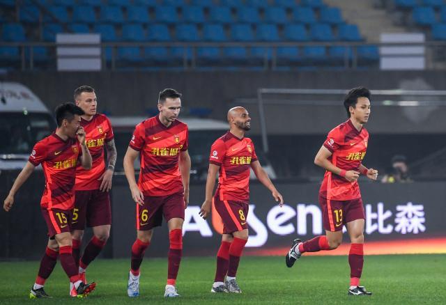 【中超】尹鸿博破门丛震染红 10人津门虎0比1河北队